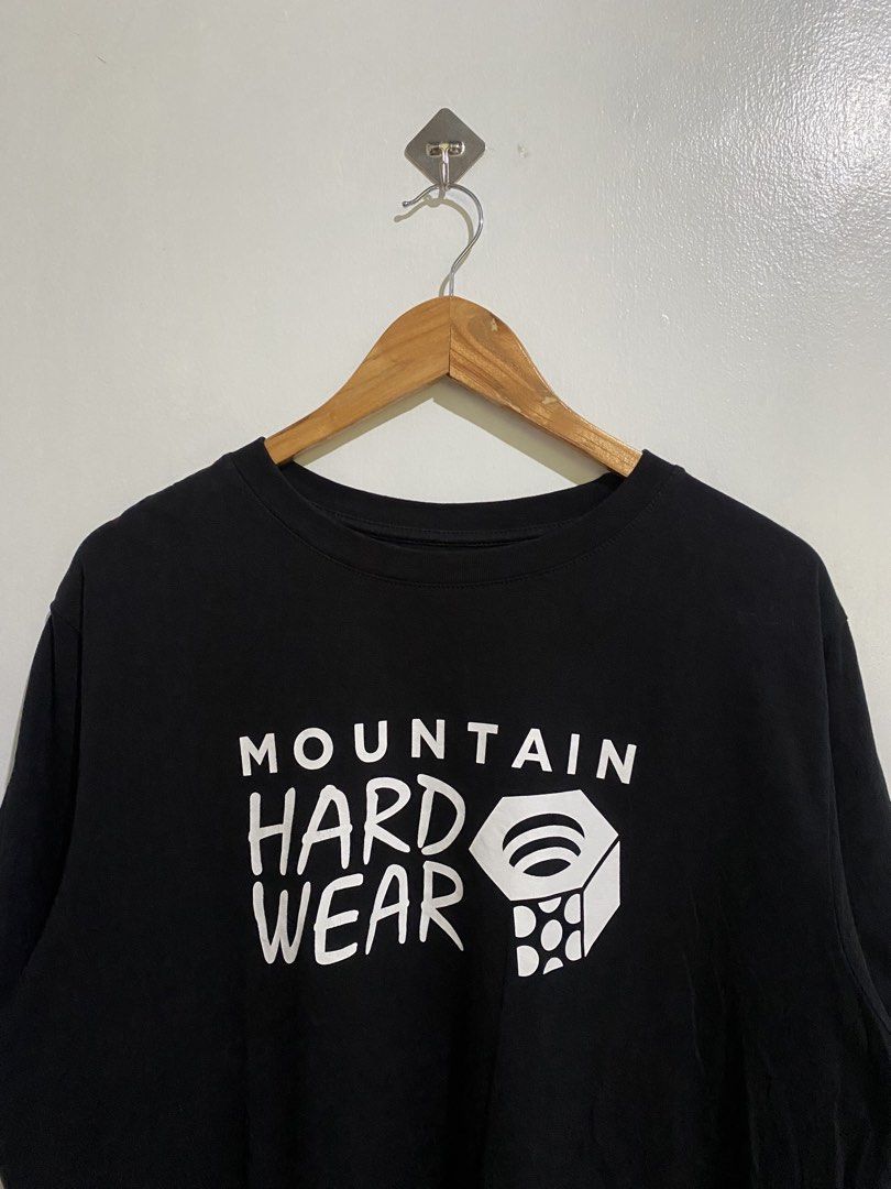 Mpuntain Hardwear Shirt (Category: Tshirts & Polo Shirts ) located in Pili. Submitted by aries_raye_on_fcbk_dm (Listing ID 1461824880, Image 3). Description: As new condition Super minimal hairline (not noticeable) 22x28.5.