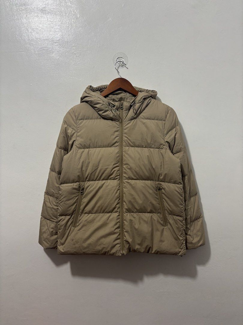 Muji Khaki Down Puffer Jacket Men Medium (Category: Coats, Jackets and Outerwear) located in Balanga. Submitted by winterlab_ph (Listing ID 1461910119, Image 1). Description: Code: A945 Width: 20 Length: 24.5 Shoulders: 15 Sleeves: 22.5 : needs wash.