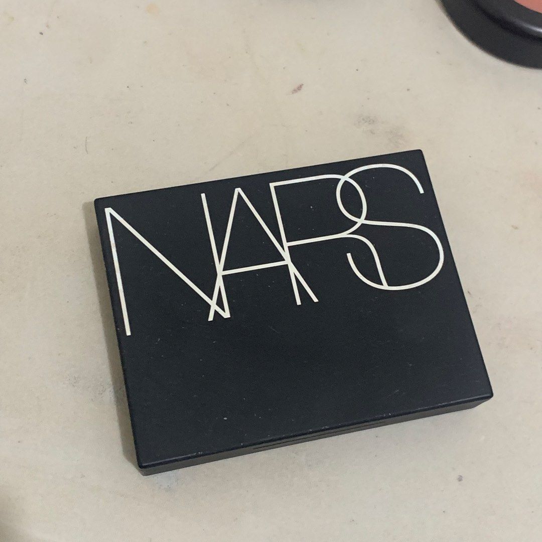 NARS Light Reflecting Setting Powder Pressed SUNSTONE (Category: Makeup) located in San Pascual. Submitted by khatpeachy89p08 (Listing ID 1461804532, Image 1). Description: - NARS Light Reflecting Setting Powder - Pressed formula - Net Wt. 0.35 Oz. / 10 g e - Made in Italy - Please check photos for actual product appearance.