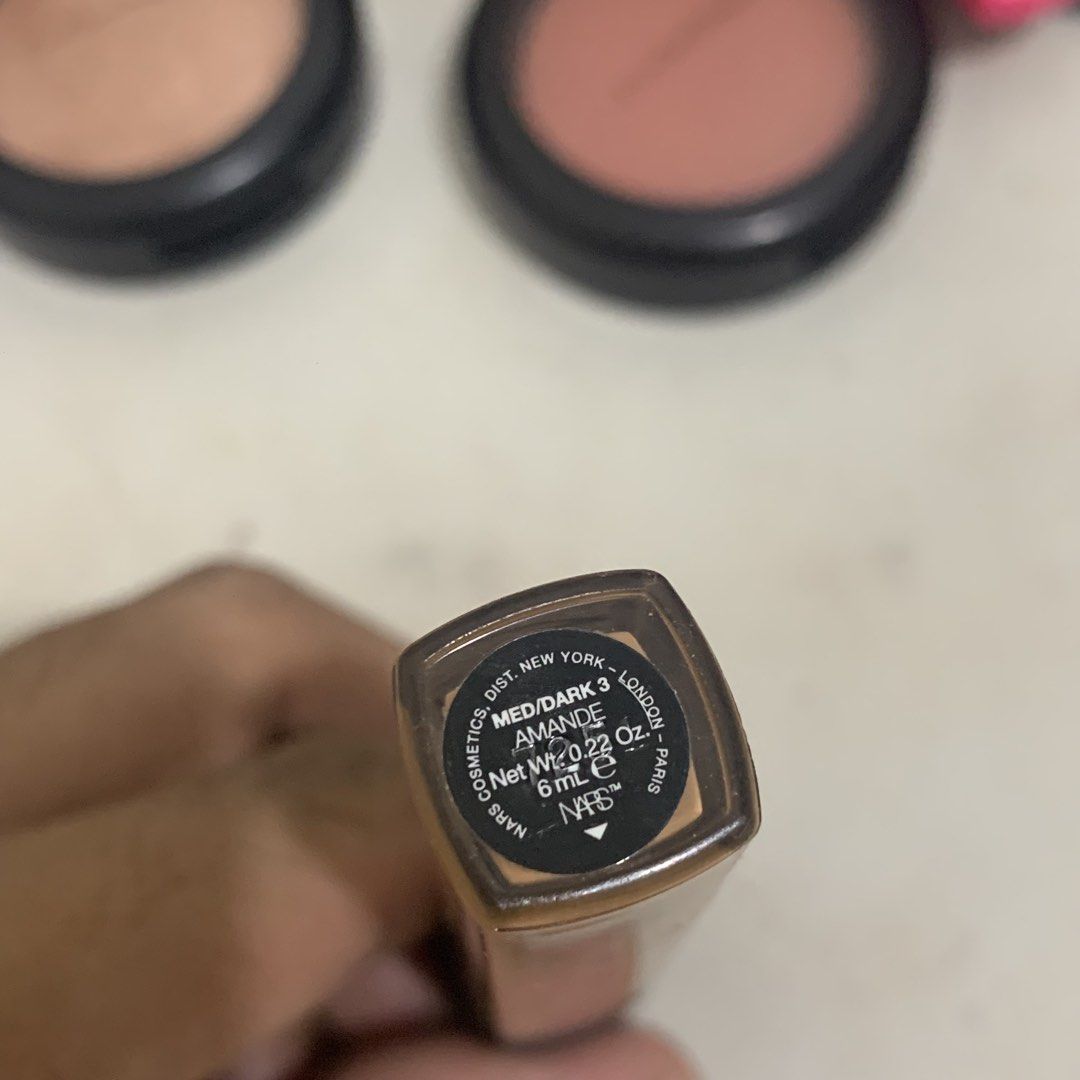 NARS Radiant Creamy Concealer - Medium/Dark 3 Amande (Category: Makeup) located in San Pascual. Submitted by khatpeachy89p08 (Listing ID 1461804688, Image 3). Description: - NARS Radiant Creamy Concealer - Shade: Amande (Medium/Dark 3) - Texture: Creamy - Coverage: Good - Packaging: Tube with wand applicator - Benefits: Conceals blemishes, brightens under-eye area.