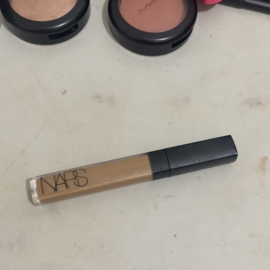 NARS Radiant Creamy Concealer - Medium/Dark 3 Amande (Category: Makeup) located in San Pascual. Submitted by khatpeachy89p08 (Listing ID 1461804688, Image 1). Description: - NARS Radiant Creamy Concealer - Shade: Amande (Medium/Dark 3) - Texture: Creamy - Coverage: Good - Packaging: Tube with wand applicator - Benefits: Conceals blemishes, brightens under-eye area.