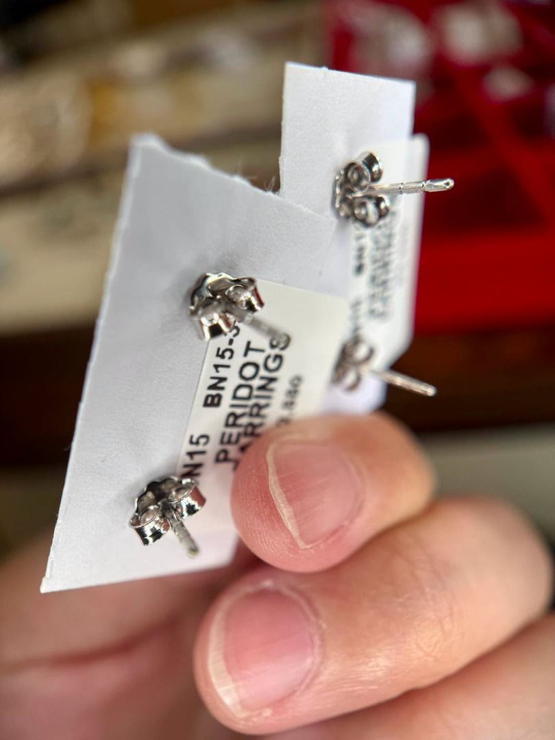 NATURAL PERIDOT IN NEW SILVER SETTING (Category: Earrings) located in Baguio. Submitted by asna_taku (Listing ID 1461898032, Image 3). Description: 🍃 NATURAL PERIDOT IN NEW SILVER SETTING ✨ Fresh, bright, and effortlessly elegant 💚 These natural Peridot studs have a beautiful lively green tone with a clean, classic silver setting—perfect for everyday wear or as a lovely addition to a gem collection. ✨ Natural Peridot ✨ New silver setting ✨ Stud