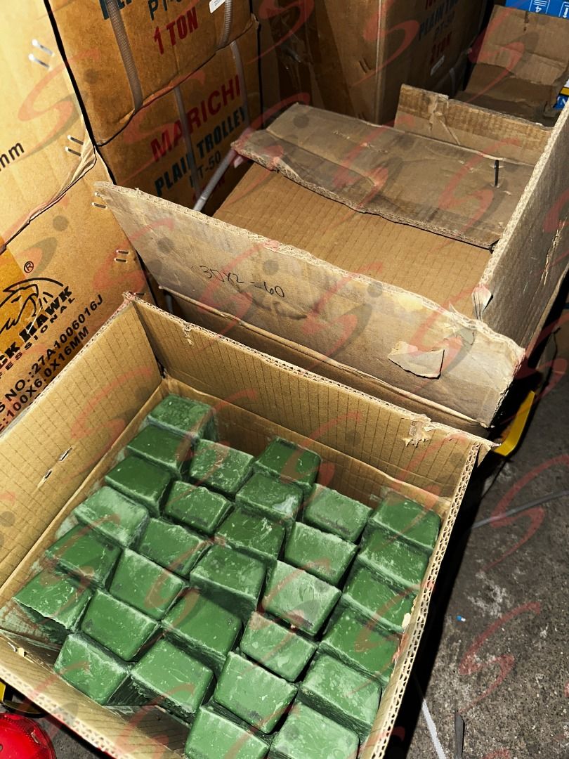 NECO Buffing Soap – White & Green Polishing Compound (Category: Other Motorcycles Parts and Accessories) located in San Pablo. Submitted by ultrasteelspc (Listing ID 1461808843, Image 1). Description: ✨ NECO BUFFING SOAP – WHITE & GREEN POLISHING COMPOUND Buffing compound for polishing and restoring the shine of metal surfaces. Suitable for fabrication shops, metalworkers, repair shops and general polishing applications. ⚪ WHITE BUFFING SOAP • Su