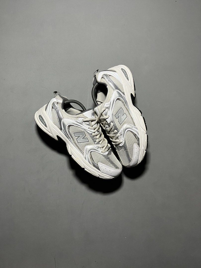 New Balance 530 White Silver Grey (Category: Sneakers) located in Iligan City. Submitted by strideph (Listing ID 1461928291, Image 1). Description: Size: 9 US / 42.5 EUR / 27 CM Condition: Excellent 1899 only DM 📩.