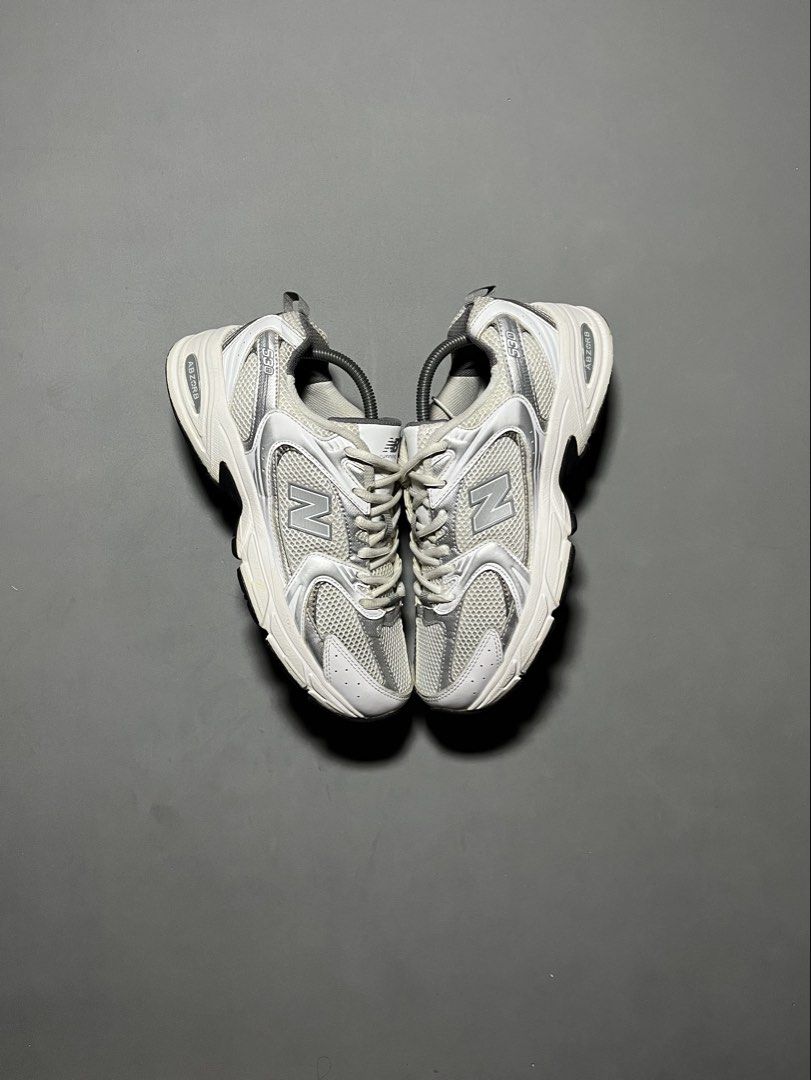 New Balance 530 White Silver Grey (Category: Sneakers) located in Iligan City. Submitted by strideph (Listing ID 1461928291, Image 2). Description: Size: 9 US / 42.5 EUR / 27 CM Condition: Excellent 1899 only DM 📩.