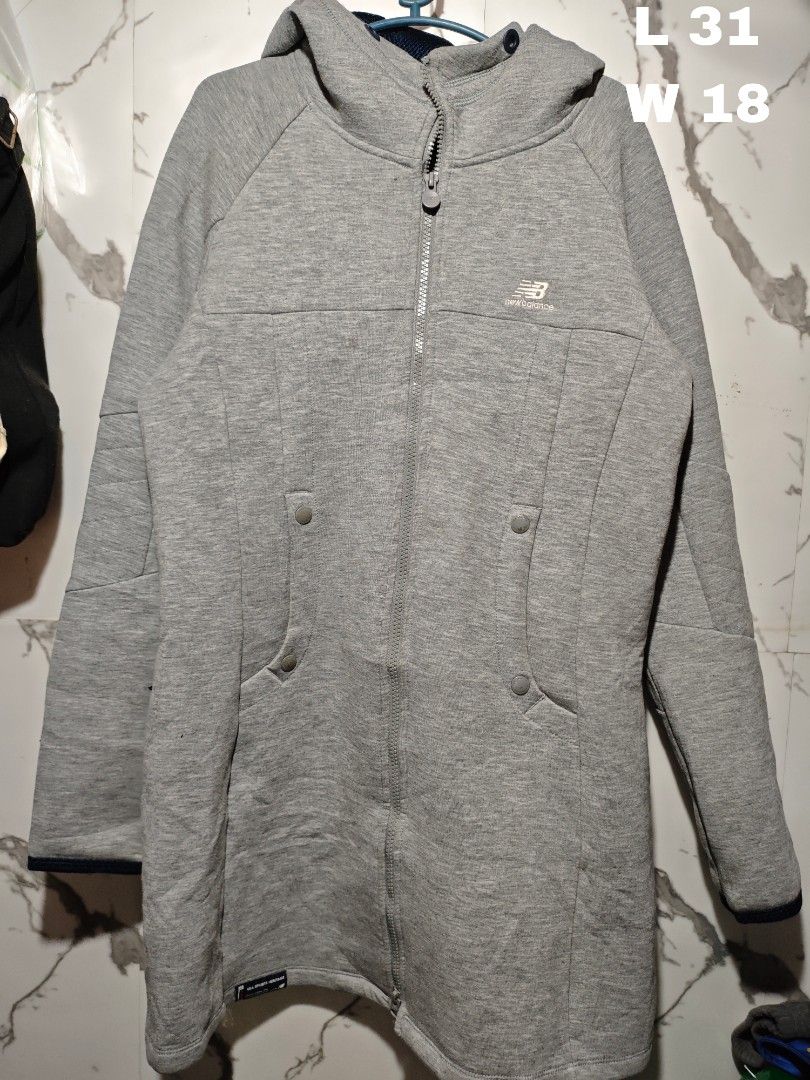 NEW BALANCE JACKET (Category: Coats, Jackets and Outerwear) located in Las Pinas. Submitted by yokiesse (Listing ID 1462009310, Image 1). Description: .