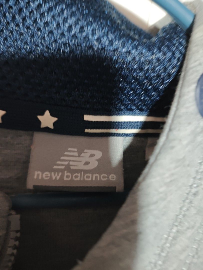 NEW BALANCE JACKET (Category: Coats, Jackets and Outerwear) located in Las Pinas. Submitted by yokiesse (Listing ID 1462009310, Image 3). Description: .