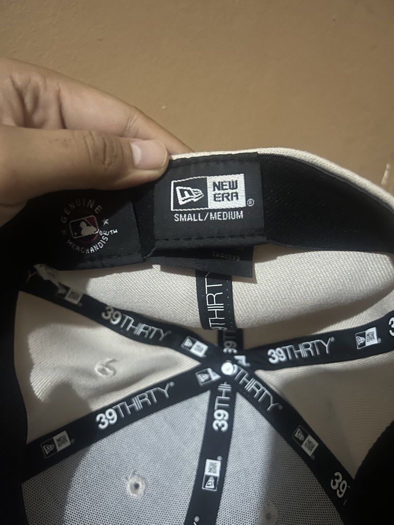 New era brandnew cap (Category: Caps & Hats) located in Pasig City. Submitted by im_nobita (Listing ID 1461915273, Image 2). Description: .