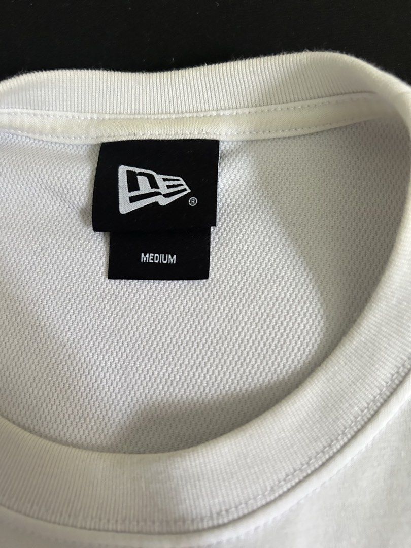 NEW ERA SOX TEE (Category: Coats, Jackets and Outerwear) located in Manila. Submitted by chzesecake (Listing ID 1461968295, Image 3). Description: 21x27 no issues baguio area.