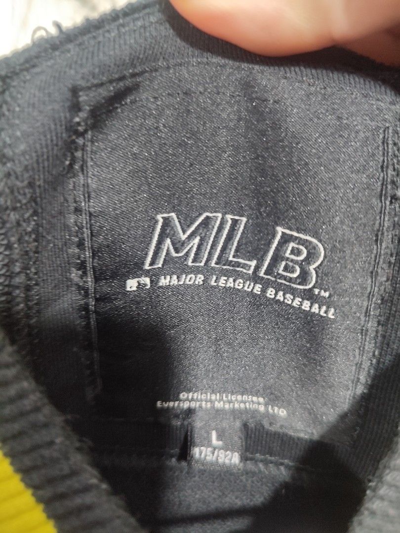 New York Yankees Varsity Jacket (Category: Coats, Jackets and Outerwear) located in Manila. Submitted by momofunodos (Listing ID 1461862168, Image 2). Description: ALL ITEMS ARE PRE-LOVED ✅Bale source. ✅Ukay thrifted. ✅Manage your expectations these are ukay.( dont expect crispy as new) ✅ Colors may different in person due to camera lens and lights. ✅ There's a sign of usage in every item ✅ Small stain washable stain are normal in ukay we do not 