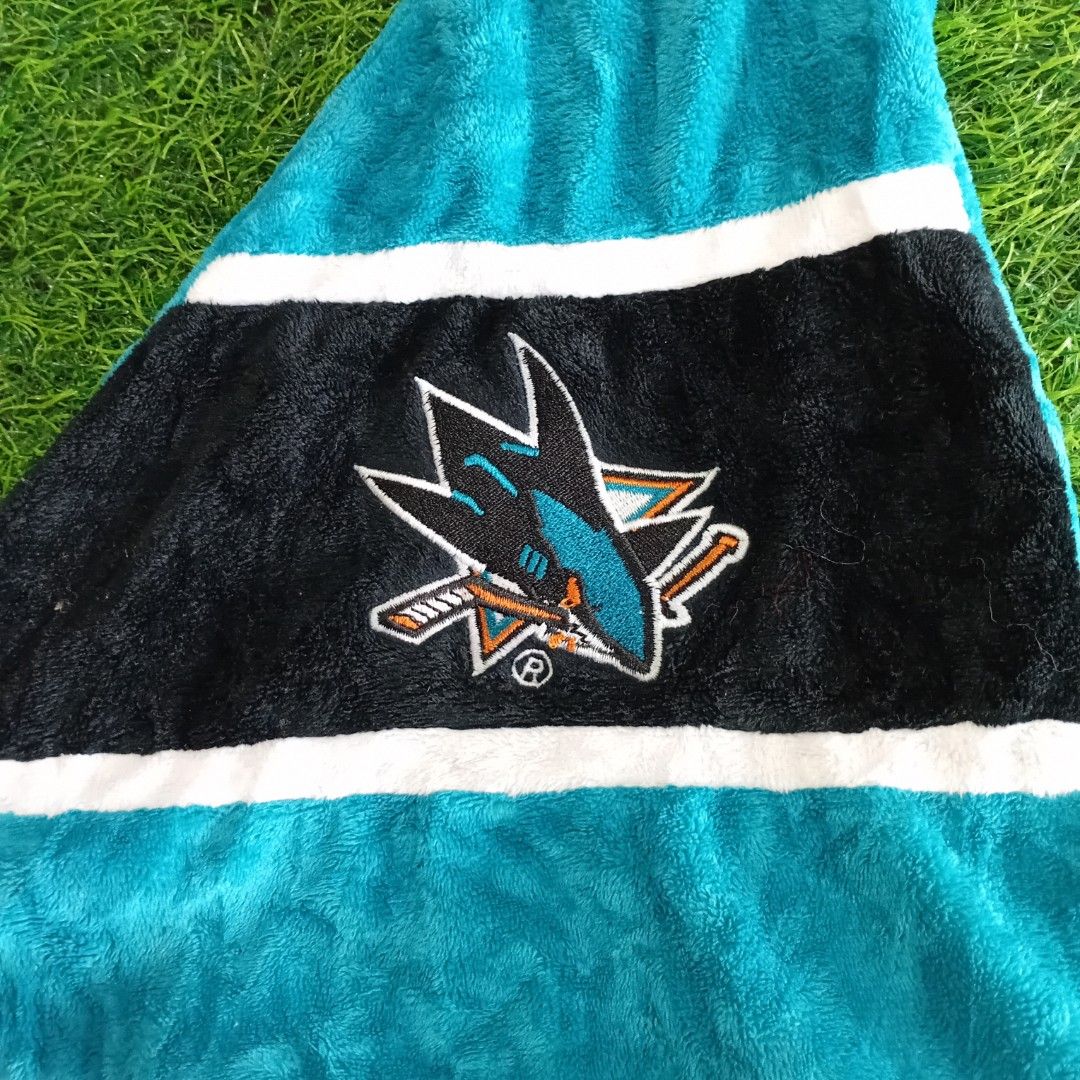 nhl san jose sharks santa hat (Category: Caps & Hats) located in Muntinlupa City. Submitted by rianrax3012 (Listing ID 1461861071, Image 3). Description: .