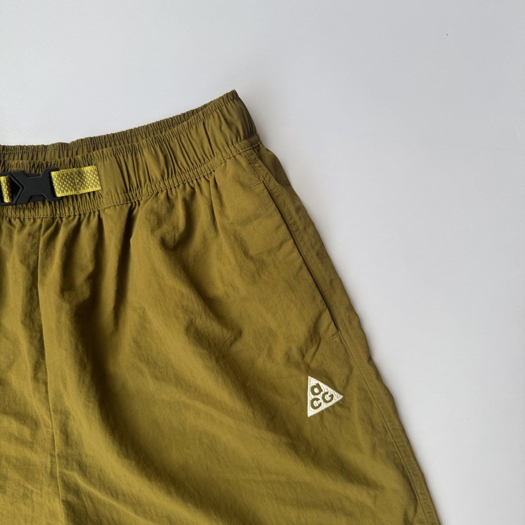 Nike ACG HIKING Short (Category: Shorts) located in Iloilo. Submitted by 50houndidz (Listing ID 1461885828, Image 3). Description: Nike ACG HIKING Short excellent no issue size:xl measurements 28 to 32 waistline 18 length 13 leg opening m dm for more questions .