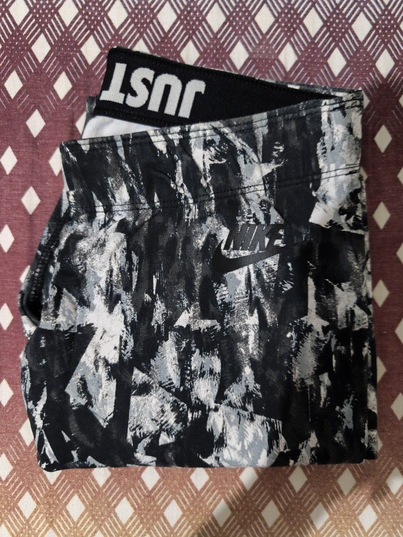 Nike Activewear Leggings (Category: Activewear) located in Quezon City. Submitted by uydaisy1979 (Listing ID 1461819461, Image 2). Description: .