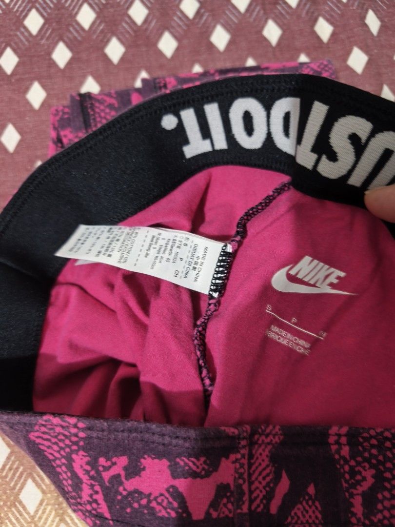 Nike activewear Leggings (Category: Activewear) located in Quezon City. Submitted by uydaisy1979 (Listing ID 1461819673, Image 2). Description: .