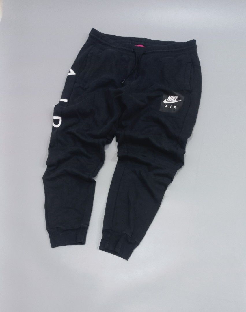 Nike Air Black Joggers pants (Category: Joggers) located in Cebu City. Submitted by MrLiks_123 (Listing ID 1461889116, Image 3). Description: Nike Air techFleece patch black /jogger pants Xxl on tag Size 34 stretch garterized to 36/37 max Length 40 Excellent condition Cebu Location Dm 🙇.