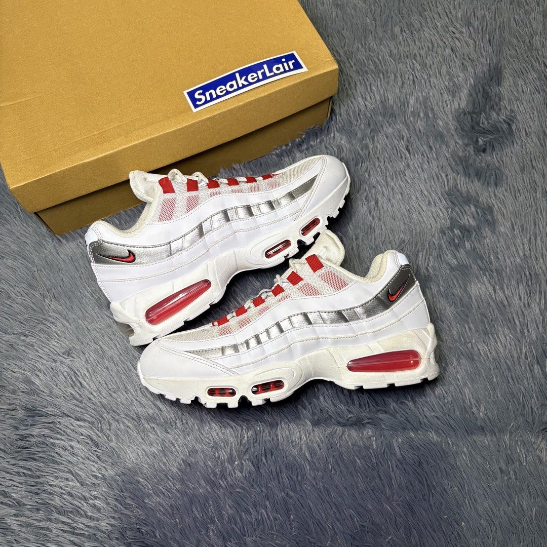 Nike Airmax 95 England | 9 US (Category: Sneakers) located in Manila. Submitted by miczfilomenoo (Listing ID 1462021003, Image 1). Description: Sale | Trade Airmax 95 England Size 9M Used once | Rep box ₱3,495 @sneakerlairph on ig!.