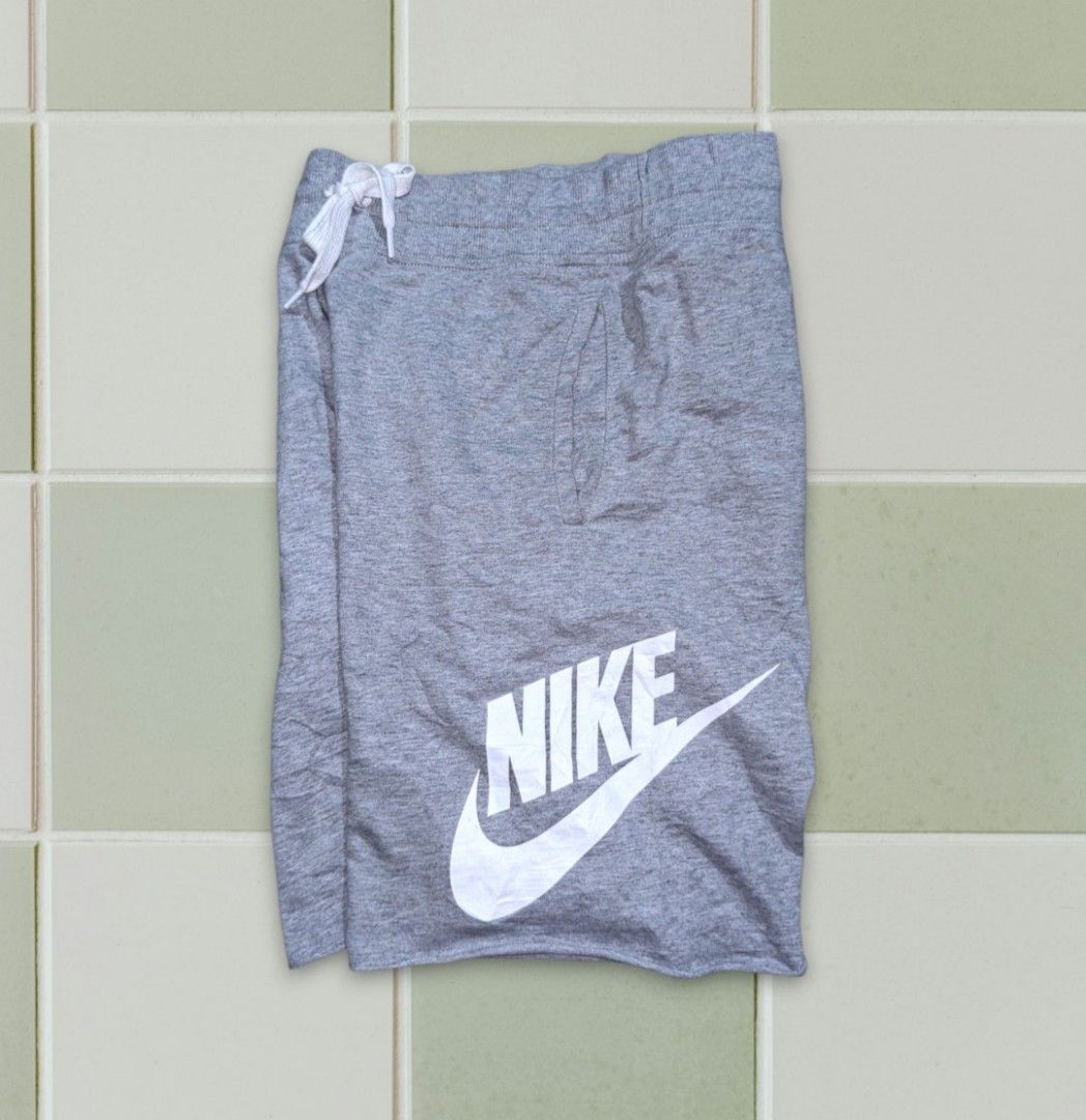 Nike Alumni (Category: Shorts) located in Tayabas. Submitted by sickfinds (Listing ID 1461922422, Image 1). Description: Nike Alumni Size: M-L No Issue Excellent Condition.
