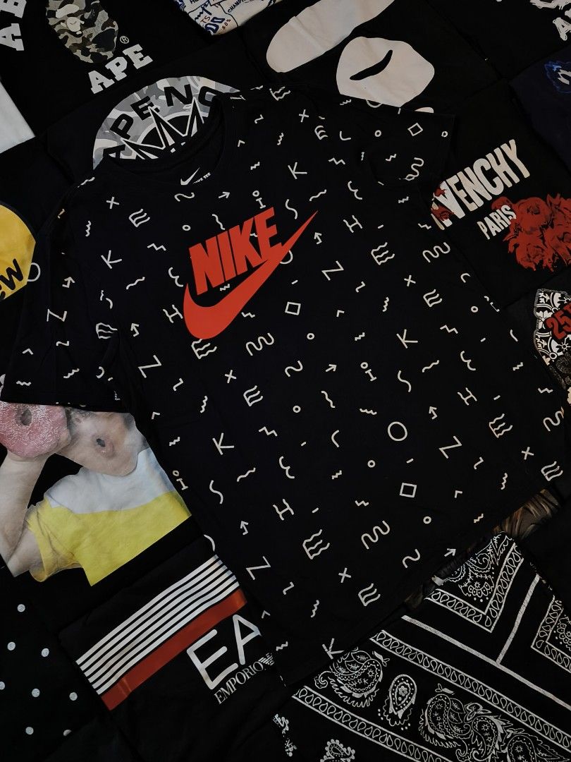 Nike AOP (Category: Tshirts & Polo Shirts ) located in San Fernando. Submitted by gaboo_asncn (Listing ID 1462005864, Image 1). Description: - Nike AOP - Size: Large on tag (W20.5/L27) - Condition: Excellent - Color Rate: 9/10 - No Issue.