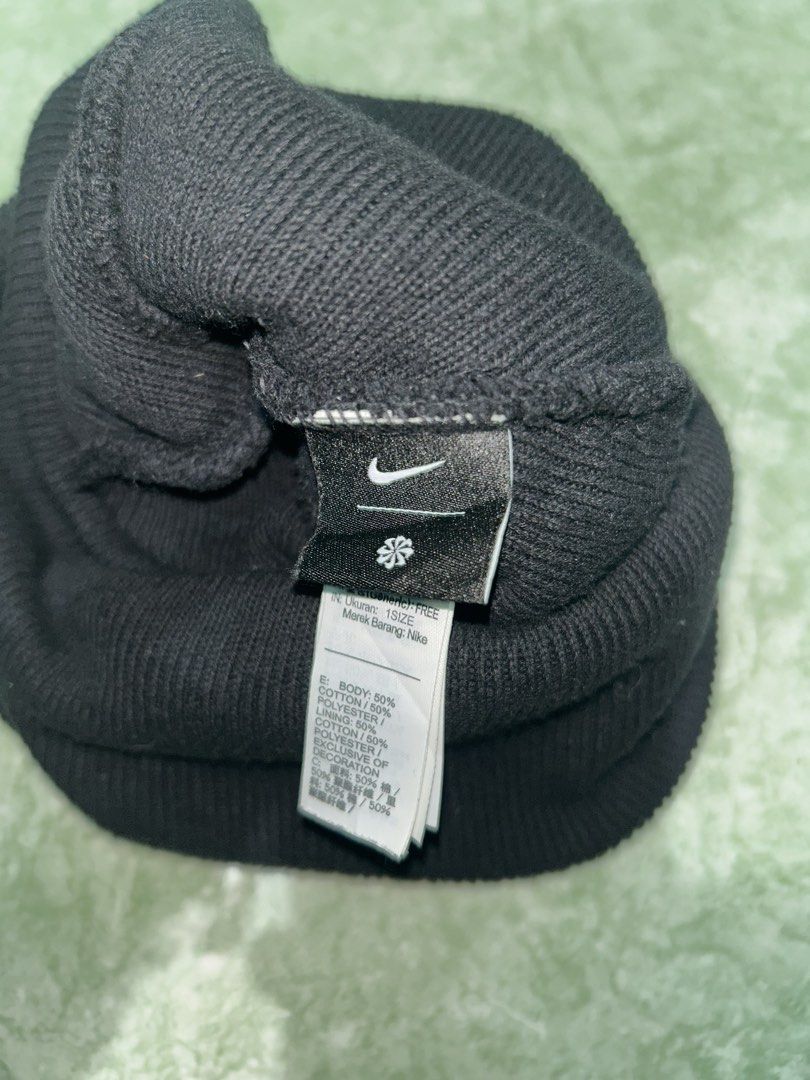 Nike bennie (Category: Activewear) located in Koronadal. Submitted by lokiefinds (Listing ID 1461803373, Image 2). Description: .