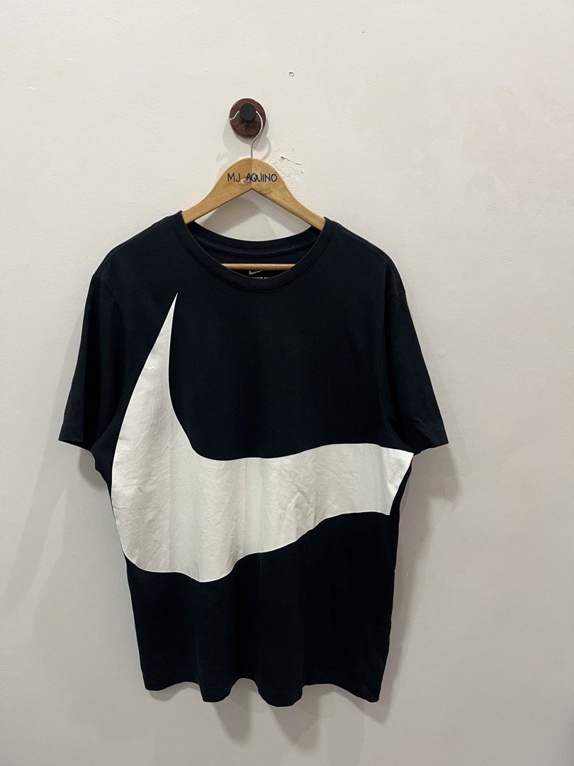 Nike big swoosh tshirt (Category: Tshirts & Polo Shirts ) located in Dagupan City. Submitted by kissannetell_ (Listing ID 1462000141, Image 1). Description: .