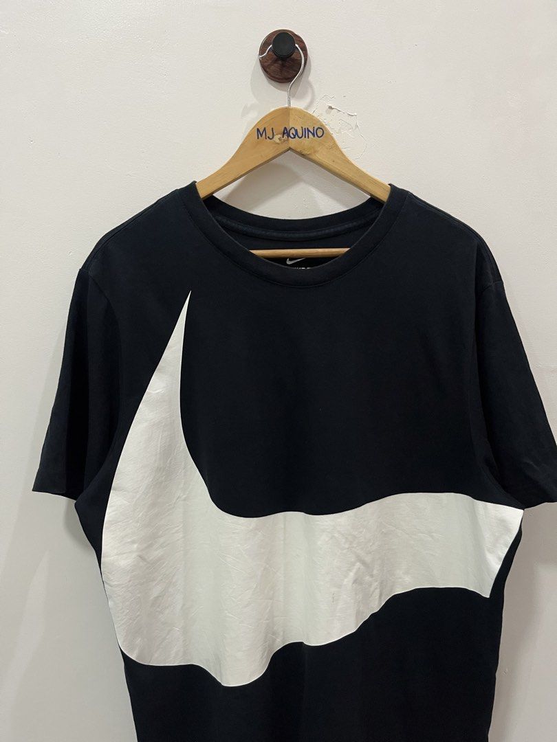 Nike big swoosh tshirt (Category: Tshirts & Polo Shirts ) located in Dagupan City. Submitted by kissannetell_ (Listing ID 1462000141, Image 2). Description: .