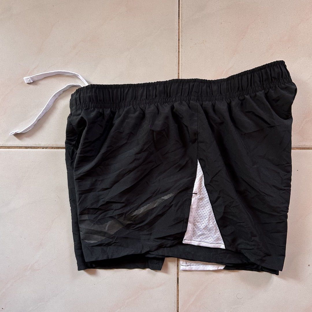 Nike dri-fit short (Category: Shorts) located in Jinoba-an. Submitted by eegiboy (Listing ID 1461860071, Image 2). Description: Wts: Nike dri-fit short Small-medium Dimes:26-28 L-11 Excellent condition 480plussf Dimes.