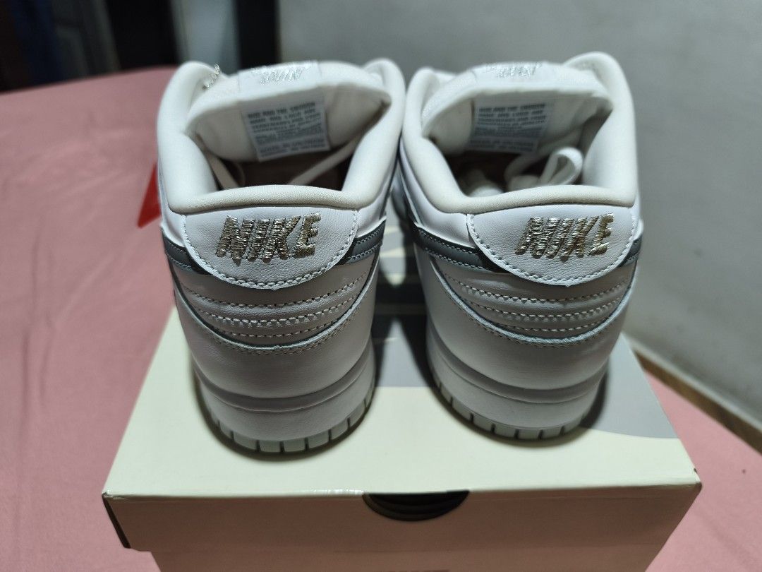 Nike Dunk SB x Supreme 94 Metallic Silver (Category: Sneakers) located in San Juan City. Submitted by thrsdy (Listing ID 1461813542, Image 3). Description: Complete with box and extra lace.