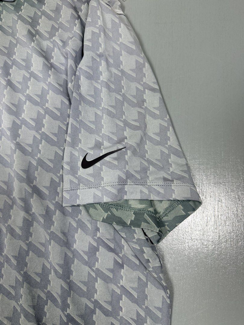 Nike Golf Dri-FIT Polo Shirt Houndstooth Pattern (Category: Tshirts & Polo Shirts ) located in Manila. Submitted by presidentr52451 (Listing ID 1462026820, Image 3). Description: - Nike Golf Polo Shirt -Width 24 -length 30 - Size: XL - Stylish houndstooth pattern - Dri-FIT technology for moisture-wicking - Short sleeves and classic collar - Ideal for golf or everyday wear.