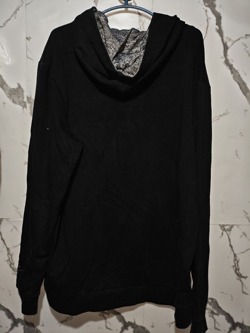 Nike jacket womens (Category: Coats, Jackets and Outerwear) located in Las Pinas. Submitted by yokiesse (Listing ID 1462016656, Image 2). Description: .