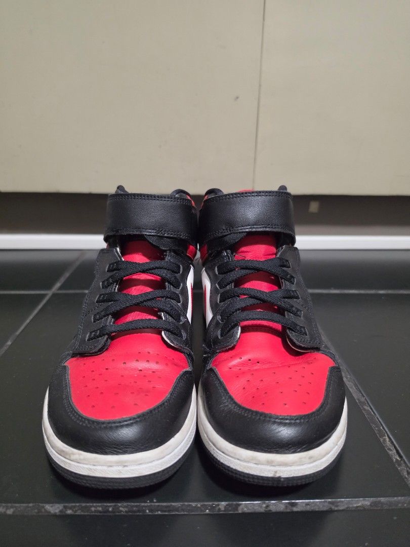 Nike Air Jordan 1 Flyease (Category: Sneakers) located in Pasig City. Submitted by dmtp7 (Listing ID 1461893205, Image 2). Description: - Velcro type shoe fastening - Classic red, black, and white colorway - Size: 8.5 US/25.5 cm - No box included RFS: decluttering MOP: GCash or bank transfer Location: Pasig City Shipping to be shouldered by buyer.