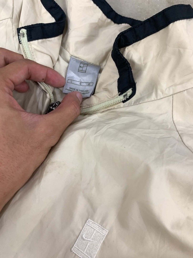 Nike Lightweight Jacket Size L (Category: Coats, Jackets and Outerwear) located in Manila. Submitted by rodeltzy (Listing ID 1461984370, Image 2). Description: - Lightweight Nike jacket - Cream color with navy trim - Made in Thailand - Size L - Ideal for casual wear or sports.