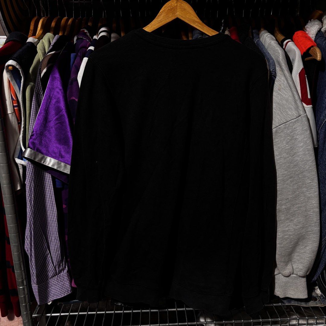 Nike Longsleeve Shirt Black Small (Category: Tshirts & Polo Shirts ) located in Caloocan City. Submitted by bonsatocha43876 (Listing ID 1461982553, Image 3). Description: - Classic Black Nike Longsleeve Shirt - Size: Small (S) - Made in Vietnam - Measurements: 21 inches width, 27 inches length - Ideal for everyday wear.