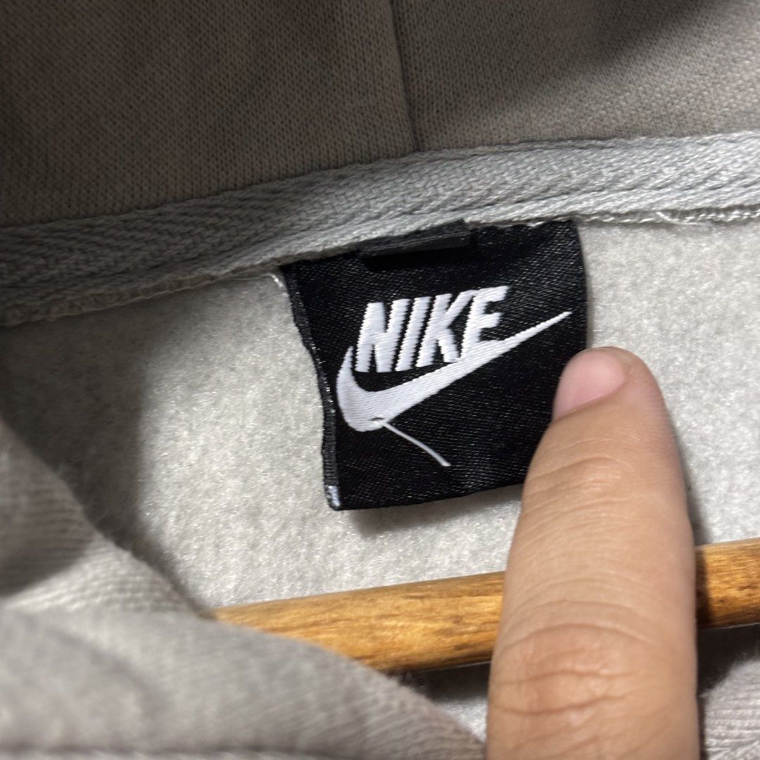 Nike Midswoosh Hoodie Grey (Category: Hoodies) located in Caloocan City. Submitted by bonsatocha43876 (Listing ID 1461983601, Image 2). Description: - Grey Nike Hoodie - Midswoosh Design - Brand New with Complete Tags - Size: Medium (Width: 23 inches, Length: 26 inches) - Price: Php 950.
