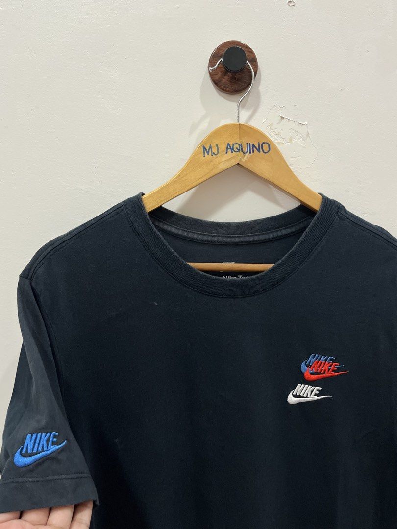 Nike multipatch tshirt (21x28) (Category: Tshirts & Polo Shirts ) located in Dagupan City. Submitted by kissannetell_ (Listing ID 1461999814, Image 2). Description: .