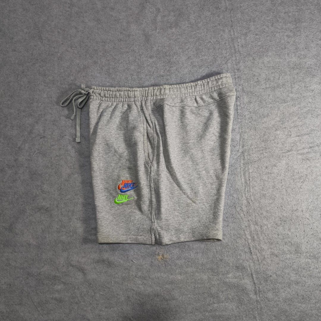 Nike Multiple Logo Sweat Short (Category: Activewear) located in Manila. Submitted by shykes_26 (Listing ID 1461822536, Image 1). Description: Dimensions: Waist - 32-40 Length - 16.5 Leg open - 13.5 Issues: Stain (need deep wash).