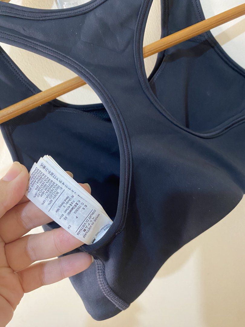Nike padded white swoosh S (Category: Activewear) located in Baguio. Submitted by buyforless_2600 (Listing ID 1461945399, Image 3). Description: .