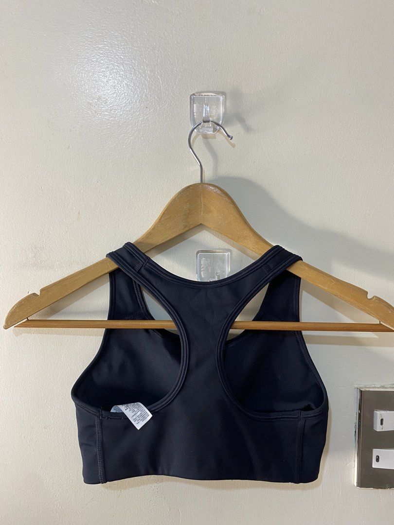 Nike padded white swoosh S (Category: Activewear) located in Baguio. Submitted by buyforless_2600 (Listing ID 1461945399, Image 2). Description: .