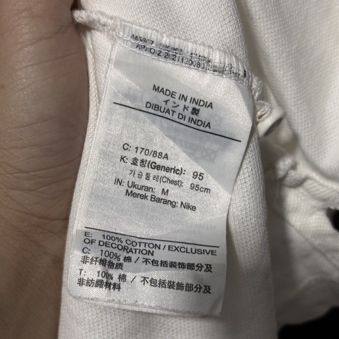 Nike Polo Shirt White Size M (Category: Tshirts & Polo Shirts ) located in Caloocan City. Submitted by bonsatocha43876 (Listing ID 1461978155, Image 2). Description: - Brand: Nike - Type: Polo Shirt - Color: White - Size: Medium (M) - Material: 100% Cotton - Origin: Made in India - Measurements: 20 inches (width) x 29 inches (length) - Ideal for: Casual wear, sports activities - Features: Classic Nike design.