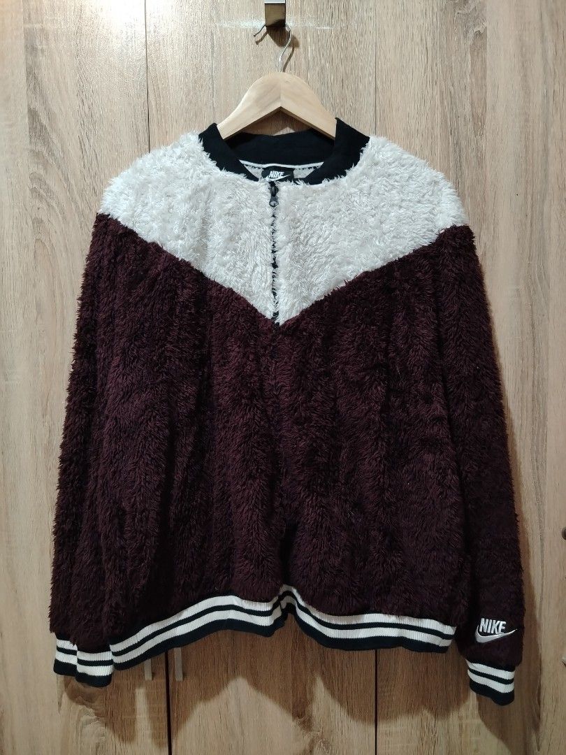 Nike Sherpa Fleece Bomber jacket (Category: Activewear) located in Plaridel. Submitted by orfdnix (Listing ID 1461897730, Image 1). Description: *NIKE SHERPA Bomber jacket for women 2xl W: 27 L: 24.5 Like new Loc: bulacan.