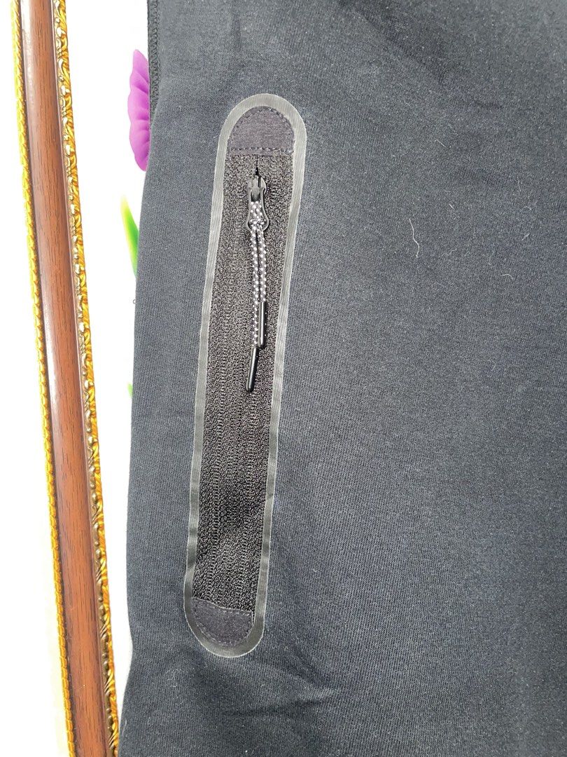 Nike Tech Fleece Jogger Pants Black Size M (Category: Joggers) located in Manila. Submitted by cis_thrift143 (Listing ID 1461957112, Image 3). Description: - Black Nike Tech Fleece Joggers - Size: Medium - Signature side zip pocket - Drawstring waist for adjustable fit - Versatile: Great for everyday wear or workouts - Made in China Pm for more details.