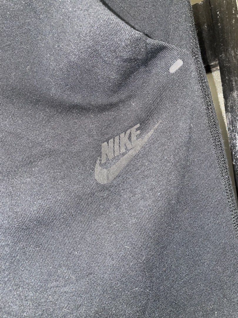 Nike Tech Fleece Jogger Pants Black Size M (Category: Joggers) located in Manila. Submitted by cis_thrift143 (Listing ID 1461957112, Image 2). Description: - Black Nike Tech Fleece Joggers - Size: Medium - Signature side zip pocket - Drawstring waist for adjustable fit - Versatile: Great for everyday wear or workouts - Made in China Pm for more details.