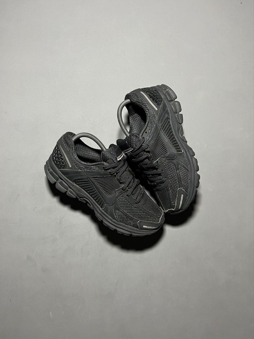 Nike Vomero 5 Triple Black (Category: Sneakers) located in Iligan City. Submitted by strideph (Listing ID 1461928811, Image 1). Description: Size: 6.5 US/ 39 EUR / 24.5 CM Condition: Very Good 1799 only DM 📩.