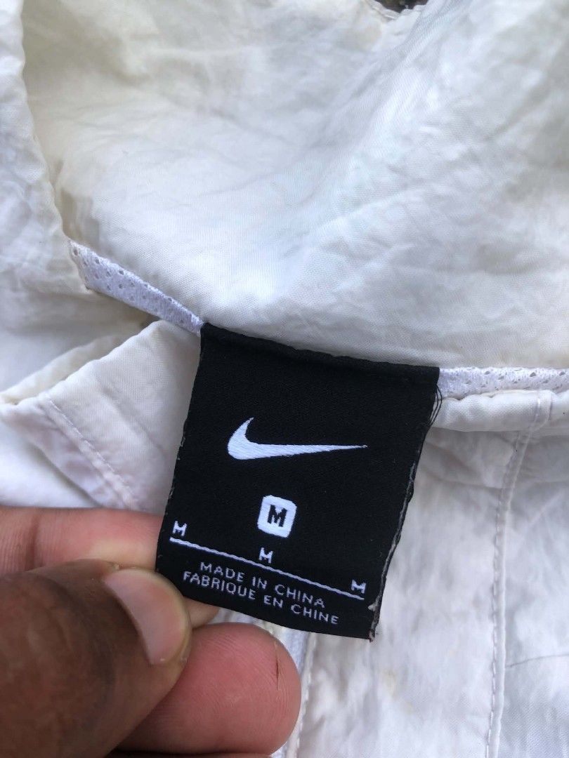 NIKE WINDBREAKER (Category: Hoodies) located in Cabagan. Submitted by ukayflips (Listing ID 1461857788, Image 2). Description: DIMES W 22.5 L 26 GOOD CONDITION COMPLETE TAGS COLOR RATE 9/10 ISSUE NEEDWASH.