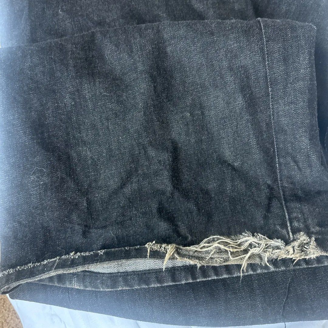 NO/FAITH STUDIOS Raw Wide Leg Denim (Category: Jeans) located in Manila. Submitted by lostfromsanity (Listing ID 1461829544, Image 3). Description: No Faith Studios Raw Selvedge Denim Auth Nego Size M on tag Waist 31-32 Length 42 Hem 12 Issues Heel bite .
