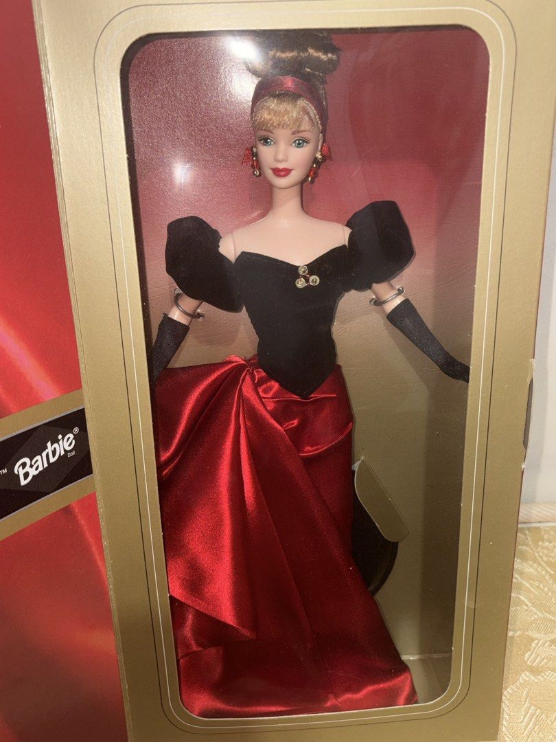 NRFB Avon Exclusive Winter Splendor (Category: Figurines & Statues) located in Davao. Submitted by dolliedarling (Listing ID 1461939552, Image 2). Description: PTPA NRFB Winter Splendor Barbie 💋💄 Beautiful Avon Exclusive Winter Splendor Barbie, still NRFB (Never Removed From Box) and preserved in lovely condition. Condition: 🌸 NRFB 🌸 Brand new 🌸 Complete 🌸 Doll has no flaws 🌸 Box is in excellent condition A gorgeous addition to any Barbie 