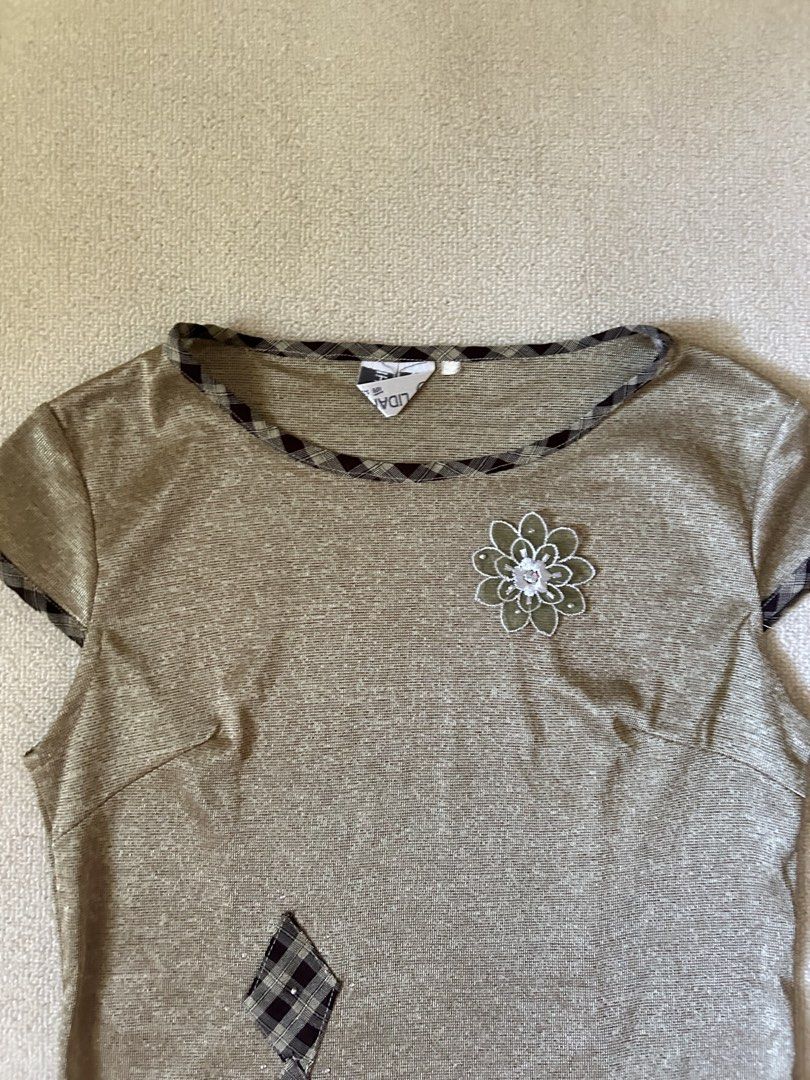 Nude blouse grahic top (Category: Others Tops) located in Quezon City. Submitted by y2klar (Listing ID 1461951866, Image 2). Description: Graphic (like boho) blouse top Small-Medium L-21 Width-17 10/10 condition no flaws..