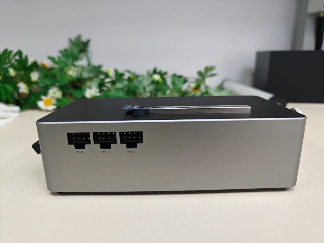 Oculink eGPU DOCKING (Category: Other Accessories) located in Tagaytay City. Submitted by R4pnu (Listing ID 1462013096, Image 2). Description: Egpu docking.