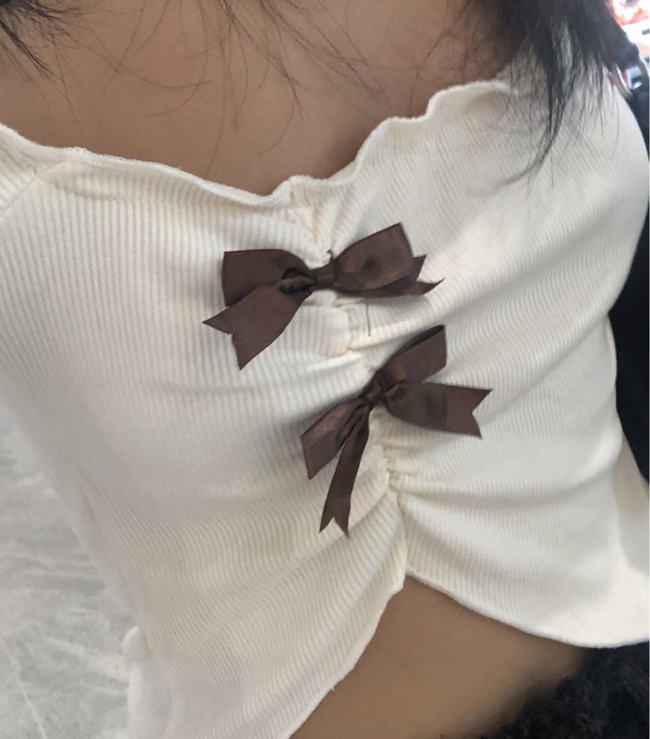Off Shoulder with Ribbon Top (Category: Others Tops) located in Manila. Submitted by amethystthrifts (Listing ID 1462031717, Image 2). Description: S-M Tondo Manila Loc Gcash MOP Lalamove or Jnt.