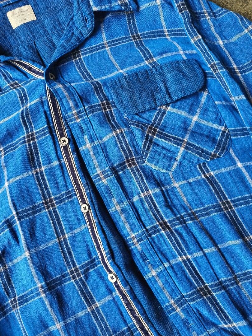 (OFFER) Back Number Plaid Button-down Long-sleeve Shirt (Category: Tshirts & Polo Shirts ) located in Cavite. Submitted by benta.ni.jm (Listing ID 1461813046, Image 3). Description: Size: L Dimensions: 21 x 29.5 Condition: 9/10 Color Rate: 9/10 Issue: 📩📩📩.