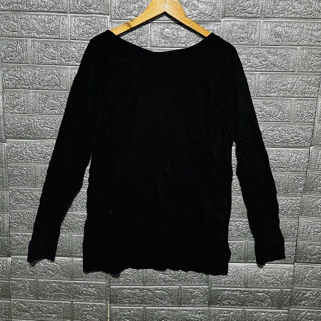OLD NAVY BASIC VINTAGE CREW NECK PULLOVER SWEATSHIRT SHIRT LONG SLEEVE BLACK MEDIUM 21x26 (Category: Longsleeves) located in Cavite. Submitted by yg_elite (Listing ID 1461845541, Image 3). Description: PLEASE READ FAQ’s > Yes, available! > Last price posted. TAKE IT OR LEAVE IT! > Dasmariñas Cavite > ADDITIONAL PHOTOS are NOT AVAILABLE as we seal the items after taking pictures. > GCASH payment > JNT shipping / LALAMOVE for rush ============= > P